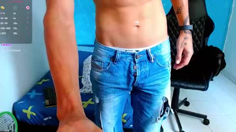 Snapshot of bray_hotboy chatting on February 25, 4:00 pm Bray Hotboy online show from February 25, 4:00 pm