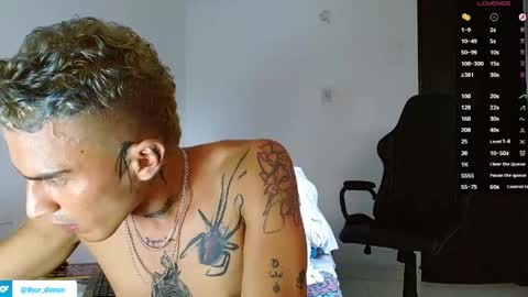 Snapshot of bray_hotboy chatting on May 29, 6:06 pm Bray Hotboy online show from May 29, 6:06 pm