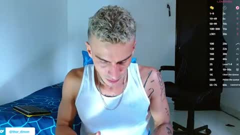 Snapshot of bray_hotboy chatting on June 21, 8:11 pm Bray Hotboy online show from June 21, 8:11 pm