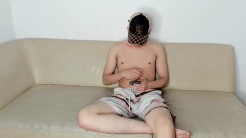 Snapshot of break_self chatting on February 17, 9:41 pm break_self online show from February 17, 9:41 pm