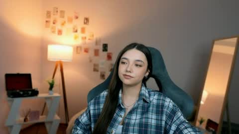 Rachel online show from April 18, 7:58 pm