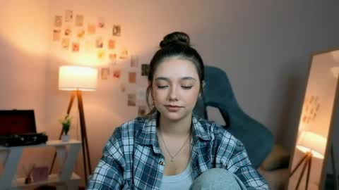 Rachel online show from April 21, 7:39 pm