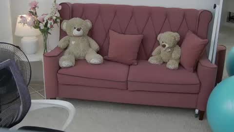 Snapshot of bree_sky chatting on April 16, 11:33 am Bree online show from April 16, 11:33 am