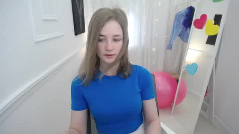 Snapshot of bree_sky chatting on May 12, 11:18 am Bree online show from May 12, 11:18 am