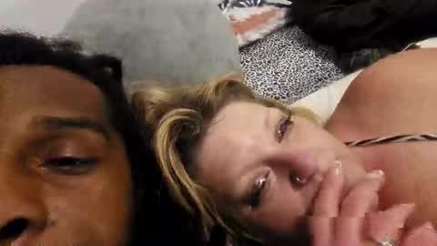 Snapshot of breezonbye chatting on September 10, 10:26 am breezonbye online show from September 10, 10:26 am