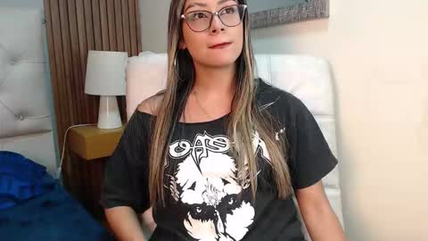 Snapshot of brenda_catalina chatting on December 18, 6:14 pm brenda_catalina online show from December 18, 6:14 pm