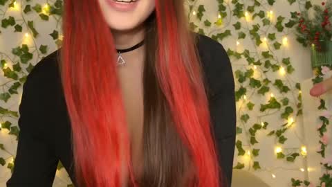 Snapshot of brenda_m00n chatting on December 27, 3:59 pm Brenda online show from December 27, 3:59 pm