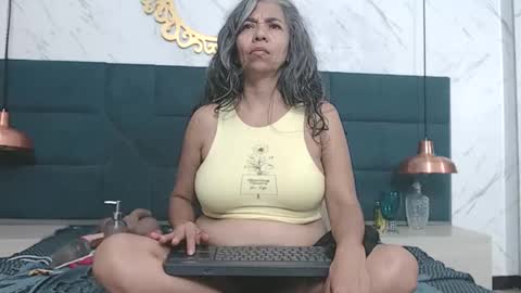 BRENDA VELASQUEZ online show from April 19, 9:41 am