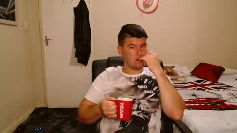 ask me lol online show from April 3, 3:04 am