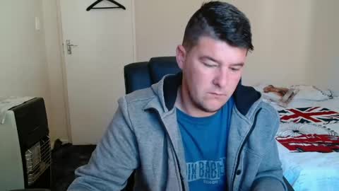 Snapshot of brendansexyboy098754 chatting on May 12, 5:59 am ask me lol online show from May 12, 5:59 am