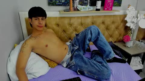 Snapshot of brent18_ chatting on September 21, 2:13 am Esteban online show from September 21, 2:13 am