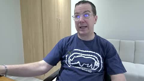 Snapshot of brettdj chatting on November 7, 1:00 pm Brett online show from November 7, 1:00 pm