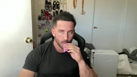 Brett Mycles online show from June 25, 9:08 pm