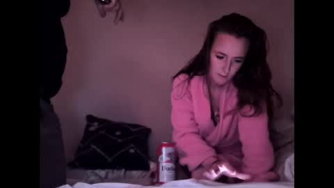 bri_and_ant online show from December 3, 2:41 am