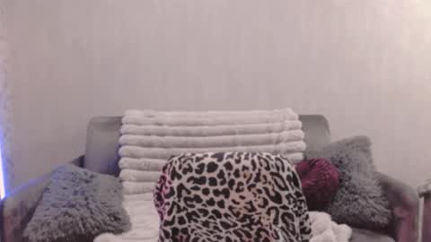 bri_fox online show from November 17, 8:14 pm