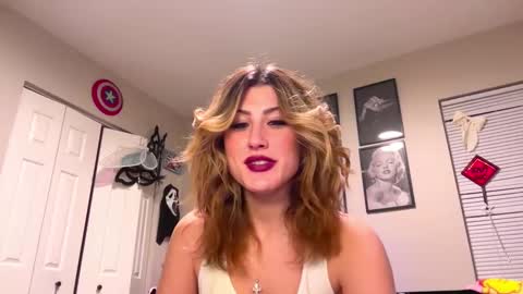 Brianna3 online show from December 5, 5:15 am