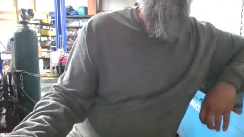 Snapshot of brian871001 chatting on March 1, 6:10 pm brian871001 online show from March 1, 6:10 pm