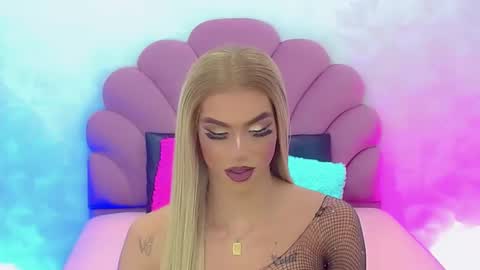 Snapshot of briana_sex32 chatting on December 19, 6:45 am BRIANA online show from December 19, 6:45 am