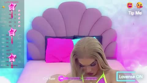 Snapshot of briana_sex32 chatting on December 21, 8:18 am BRIANA online show from December 21, 8:18 am
