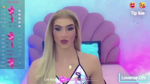 Snapshot of briana_sex32 chatting on December 23, 5:49 am BRIANA online show from December 23, 5:49 am