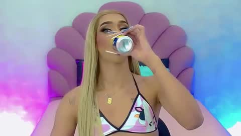 Snapshot of briana_sex32 chatting on December 30, 10:43 am BRIANA online show from December 30, 10:43 am