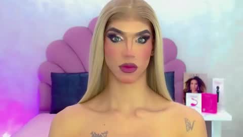 BRIANA online show from April 12, 2:11 pm