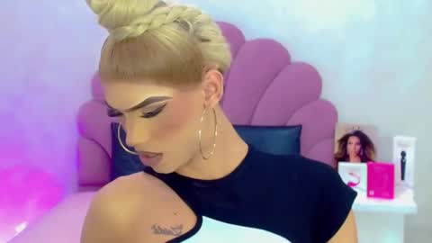 BRIANA online show from April 24, 6:05 am