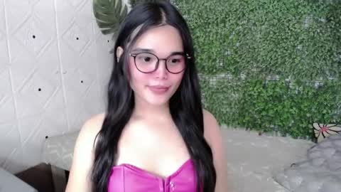 Snapshot of briana_sinclaire chatting on July 5, 6:53 am Claire online show from July 5, 6:53 am