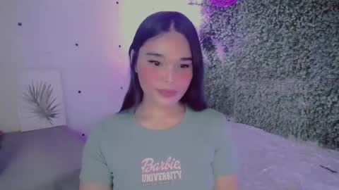 Snapshot of briana_sinclaire chatting on July 19, 9:24 am Claire online show from July 19, 9:24 am