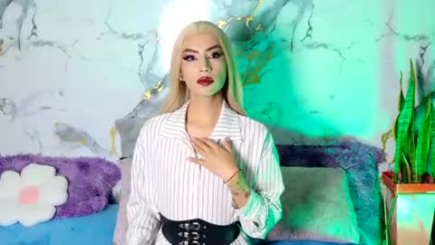 briana_white online show from June 25, 7:18 pm