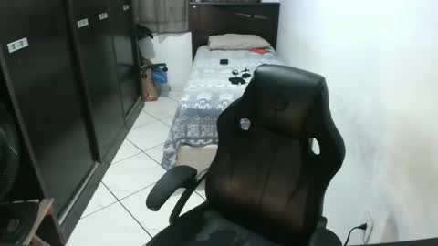 brianaries online show from April 11, 3:55 am