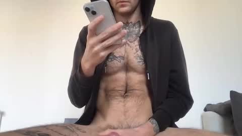 Snapshot of brianmuscle chatting on November 15, 1:29 pm Brian online show from November 15, 1:29 pm