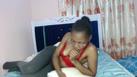 Snapshot of briannah_willie chatting on April 28, 2:27 am briannah_willie online show from April 28, 2:27 am