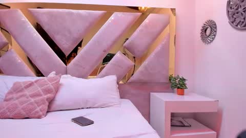 Brianna  online show from December 3, 11:41 am