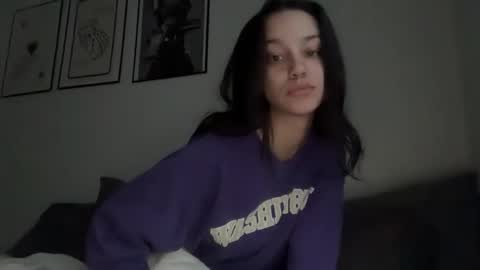 Snapshot of briannay0unggg chatting on March 16, 11:42 pm briannay0unggg online show from March 16, 11:42 pm