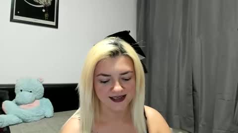 BriaShine online show from December 4, 2:26 pm