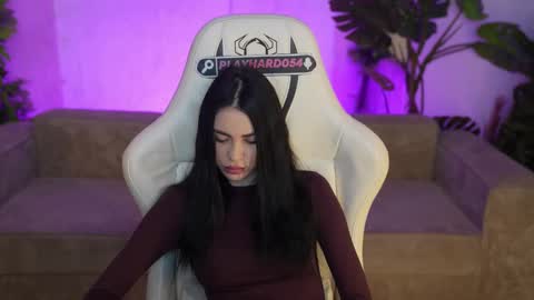 Diamonds Girls online show from January 14, 9:15 am