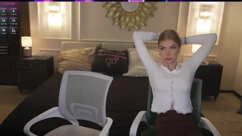 Diamonds Girls online show from April 21, 7:25 am