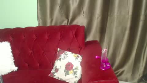 Snapshot of brightebony chatting on December 7, 10:01 am Bright online show from December 7, 10:01 am