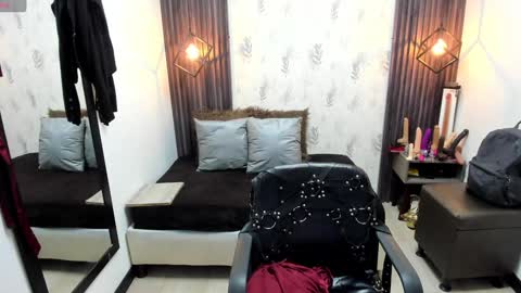 Snapshot of brigittemiller chatting on February 8, 3:31 pm BRIGITTE online show from February 8, 3:31 pm