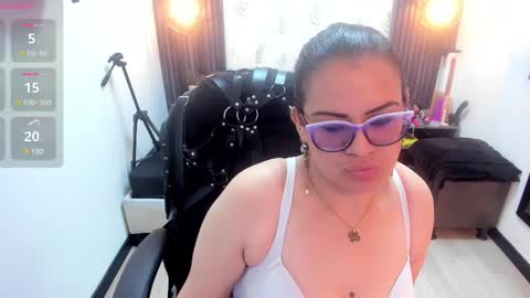 Snapshot of brigittemiller chatting on February 25, 4:21 pm BRIGITTE online show from February 25, 4:21 pm