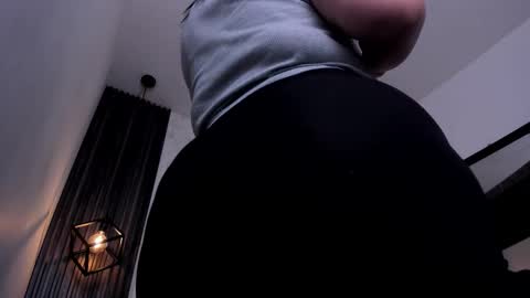 Snapshot of brigittemiller chatting on October 22, 5:34 pm BRIGITTE online show from October 22, 5:34 pm