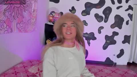 Snapshot of brihanna_cooper chatting on September 28, 3:17 pm bri online show from September 28, 3:17 pm