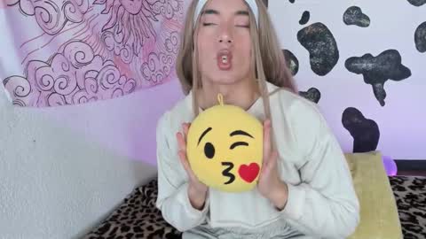 bri online show from December 1, 1:49 pm