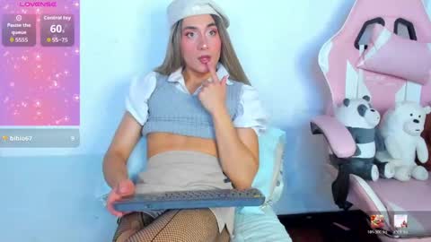 Snapshot of brihanna_cooper chatting on May 8, 2:55 pm bri online show from May 8, 2:55 pm