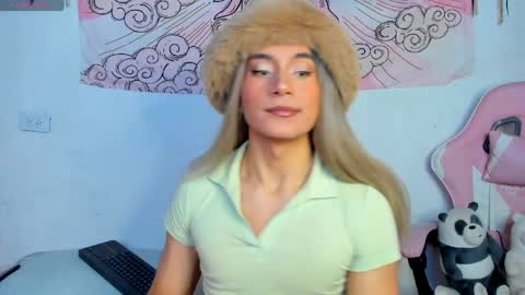Snapshot of brihanna_cooper chatting on May 21, 3:08 pm bri online show from May 21, 3:08 pm
