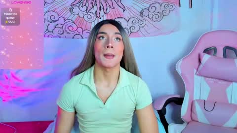 Snapshot of brihanna_cooper chatting on June 1, 2:52 pm bri online show from June 1, 2:52 pm