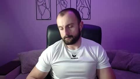 Snapshot of brindlefly69 chatting on November 10, 11:31 am brindlefly69 online show from November 10, 11:31 am