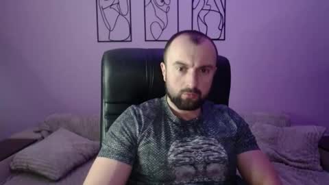 Snapshot of brindlefly69 chatting on February 11, 11:37 am brindlefly69 online show from February 11, 11:37 am