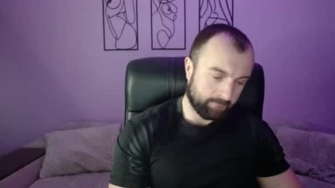 Snapshot of brindlefly69 chatting on February 18, 11:17 am brindlefly69 online show from February 18, 11:17 am